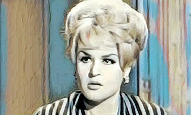 الفنانة سناء مظهر