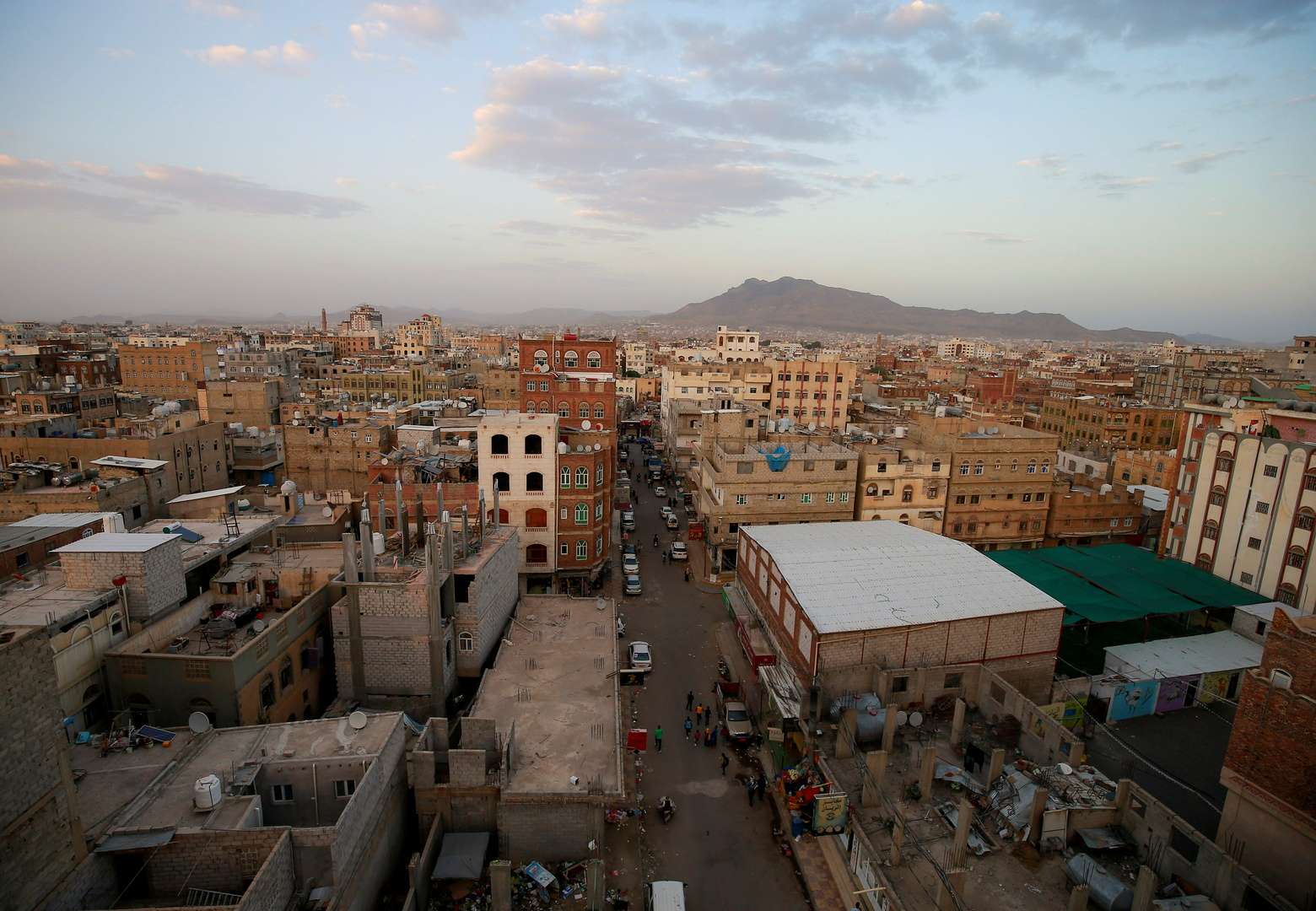جريمة وحشية تهز العاصمة صنعاء..أب ينحر أبنته بـ22 طعنة ( شاهد الصورة)