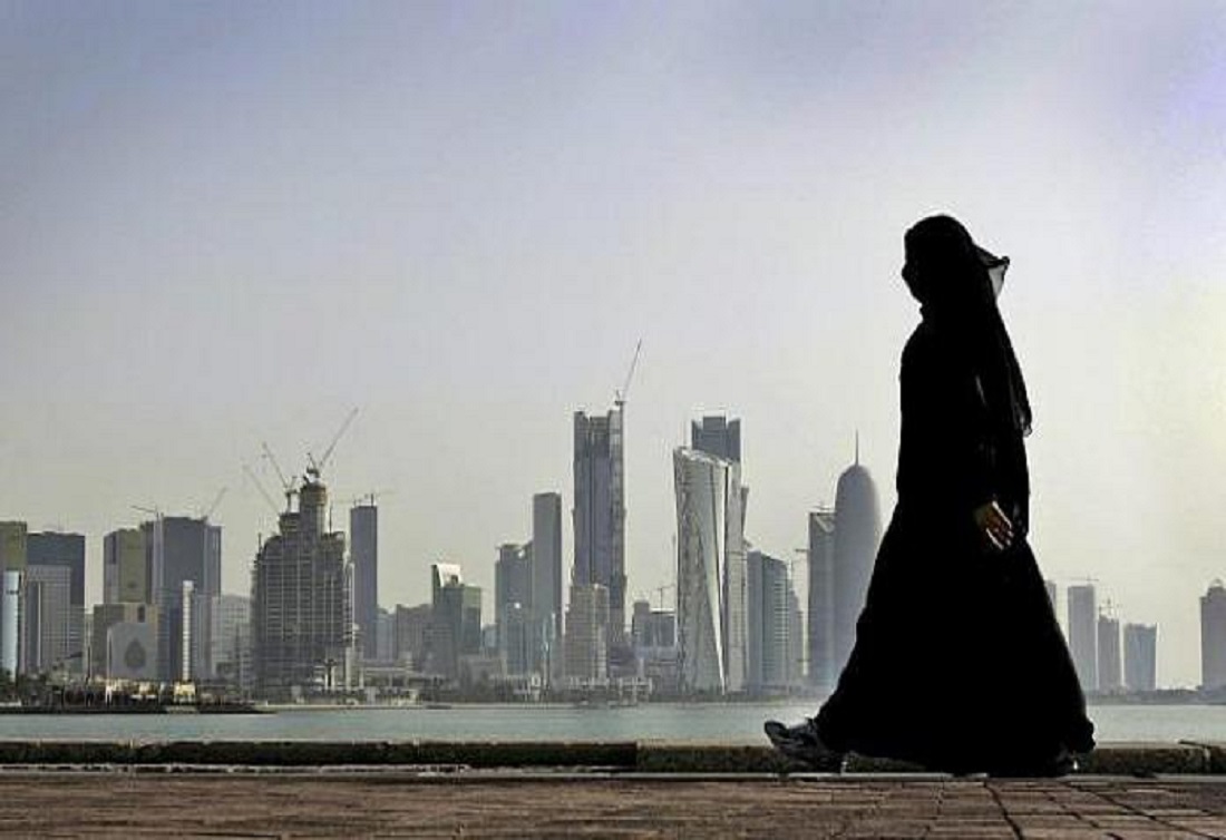 فتاة في الامارات