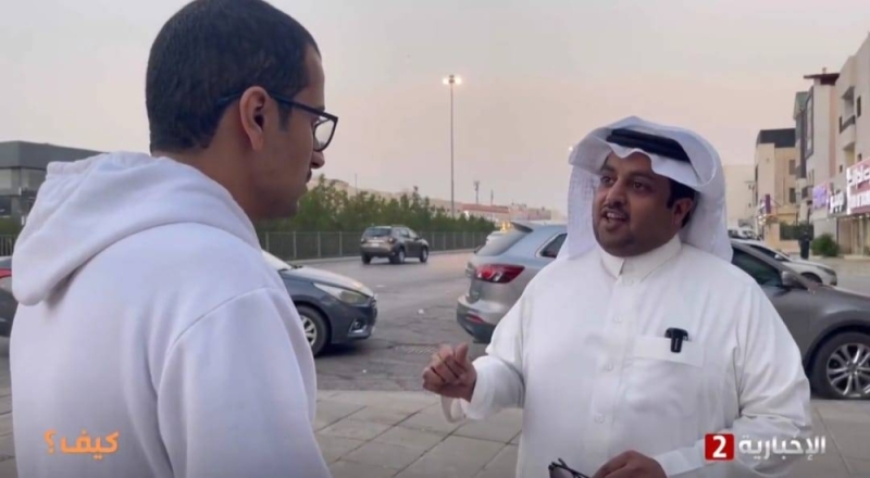 شاهد..بكل جرأة مواطن يكشف عن سبب غريب بشأن تفضيل الأجانب عن السعوديين في توصيل الطلبات! 