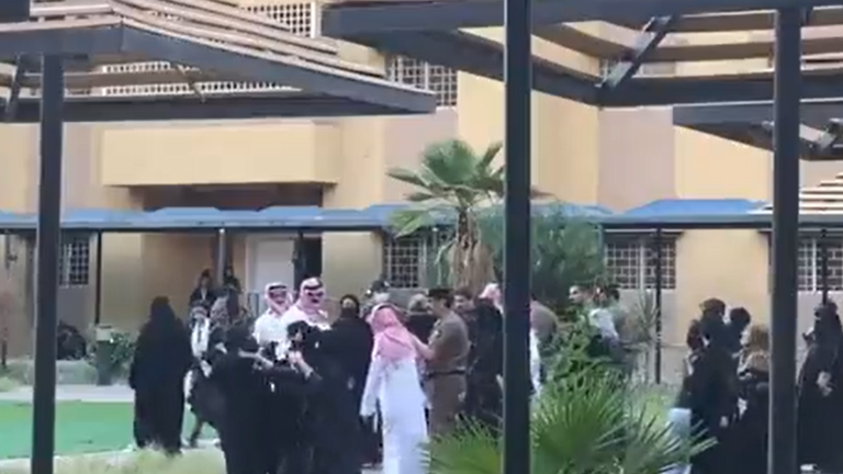 في السعودية .. ضجة كبيرة جراء أحداث دار أيتام خميس مشيط والسلطات بالمملكة تعلق 