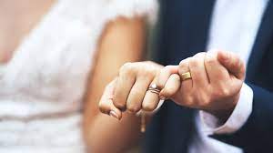 بعد زواجهما..رجل يكتشف انه متزوج من ذكر .. ردة فعله صدمت الجميع!!
