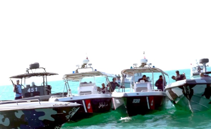 زوارق بحرية