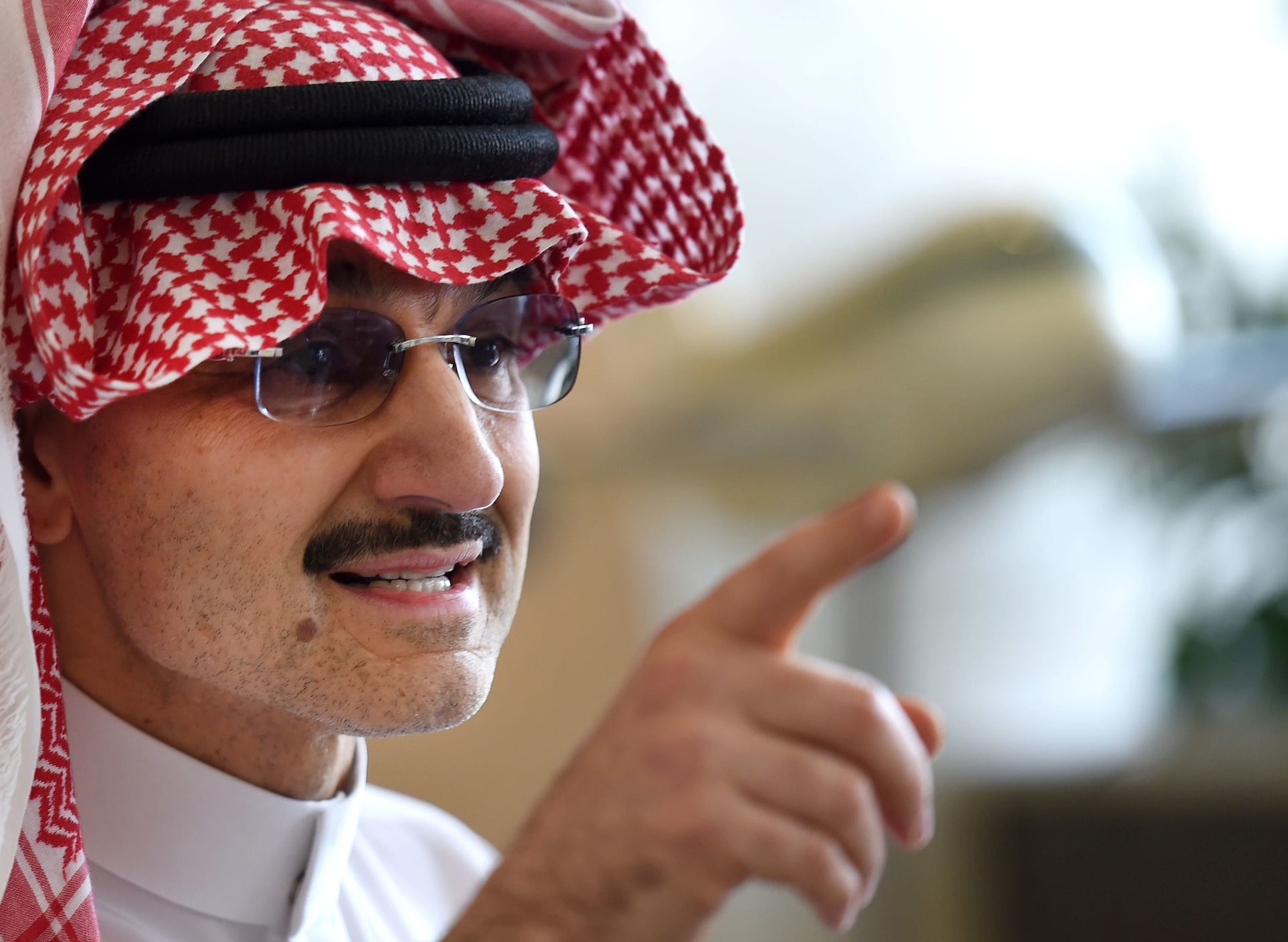 شاهد..صورة مسربة ولاول مرة لوالدة الأمير السعودي الوليد بن طلال.. وماهي جنسيتها؟