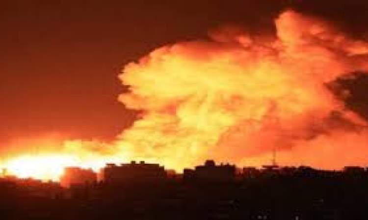 انفجارات عنيفة تهز العاصمة..ضربات أمريكية بريطانية جديدة على صنعاء وهذه هي الاماكن المستهدفة!