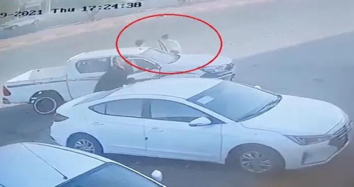 شاب ينقذ عائلة سعودية