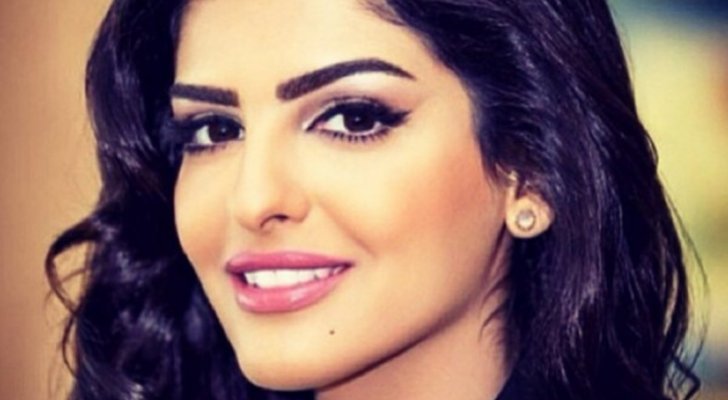 شاهد الصور لسيدة سعودية جعلت الاميرالوليد بن طلال  يفتتن بجمالها ويطلق شقيقتها ويزوجها؟.. والمفاجأة ما حدث لها في غرفة النوم !