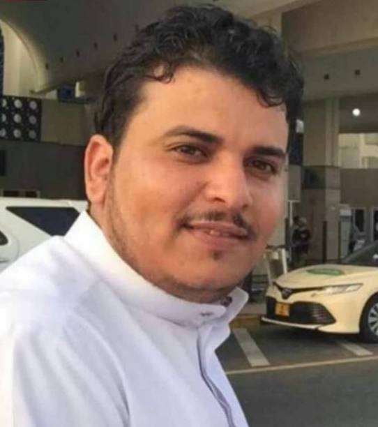 ظروف غامضة لمقتل شاب يمني بمنزل أحد أصدقائه الذين زعموا أنه انتحر على سجادة الصلاة !