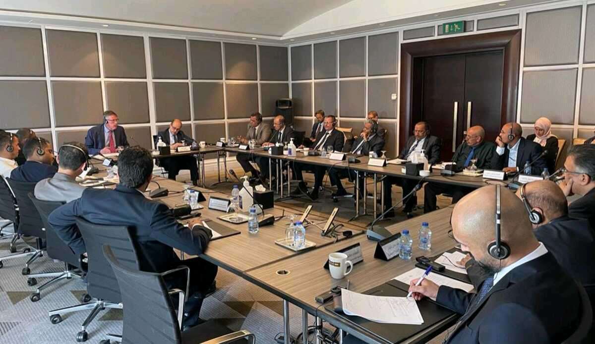  الكشف عن امر صادم بشأن مفاوضات مسقط بين الحكومة الشرعية والحوثيين..تفاصيل 