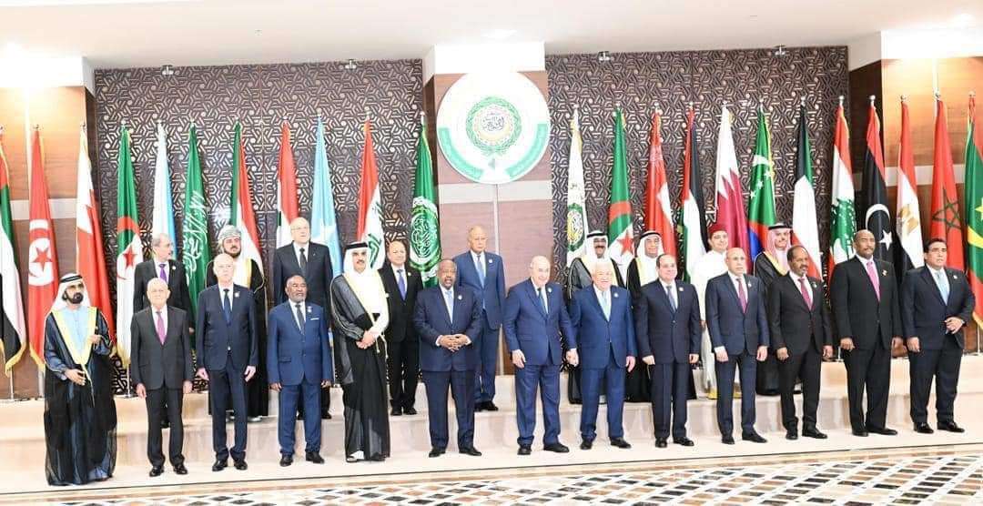 مراسل قناة الجزيرة يكشف عن فضيحة للرئيس العليمي في القمة العربية 
