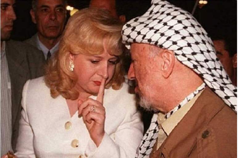 ياسر عرفات وزوجته