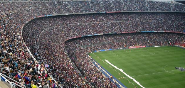 ليس لمهرجان ولا لكرة قدم ..دولة تستيقظ على حضور 30 ألف شخص في ملعب لسبب غريب جداً ادهش العالم 