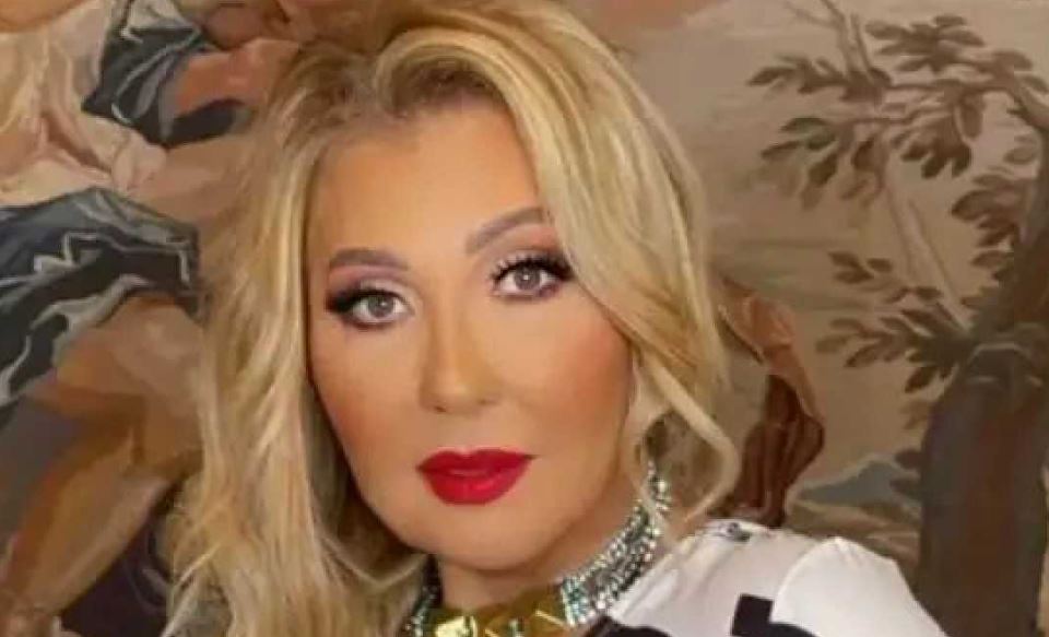 اكتشف سر نادية الجندي الذي حافظ على بشرتها الشابة والذي يجعلك تعود للشباب ..!! 