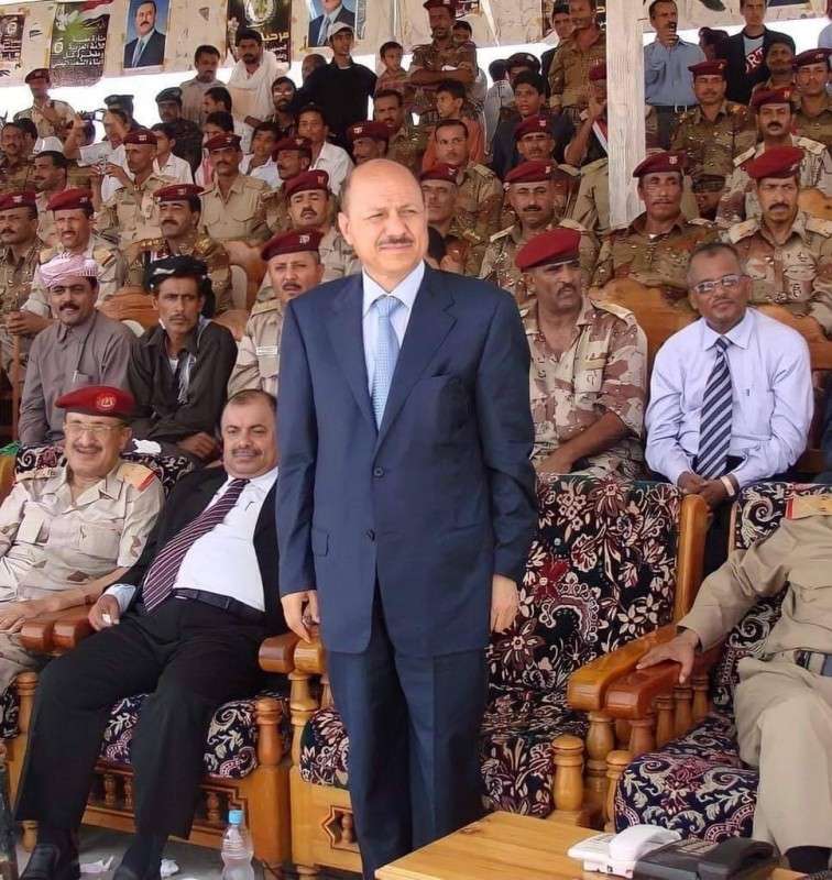 اليمن : الرئيس رشاد العليمي يصدر قرار هام فاجئ الجميع!