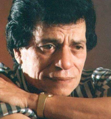 فنان شهيرأصيب بجلطة حزناً على الشهيد محمد الدرة وتحول إلى متسول يأكل وجبة واحدة في اليوم وصرفت فنانة مصؤية ملايين الجنيهات لعلاجه!