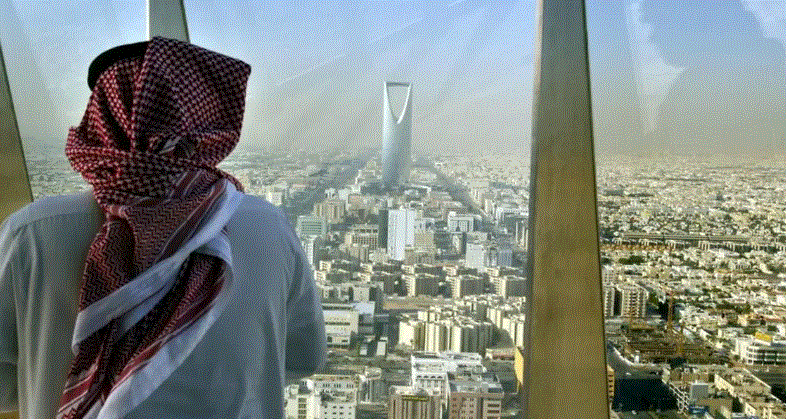 زوج سعودي اثار جنون زوجته بطلب صادم .. لن تصدق ماذا طلب منها وكيف انتقمت منه ؟