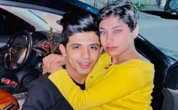 منة عبد العزيز