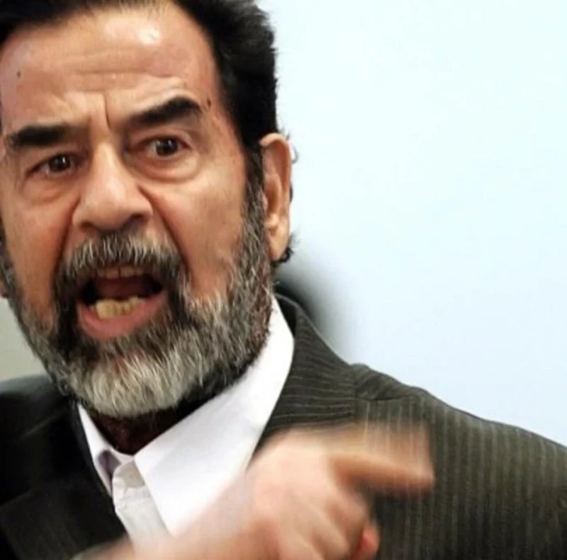 سعودي يخرج عن صمته ويكشف عن المكان المرعب الذي وضعت فيه جثة صدام حسين بعد إعدامه