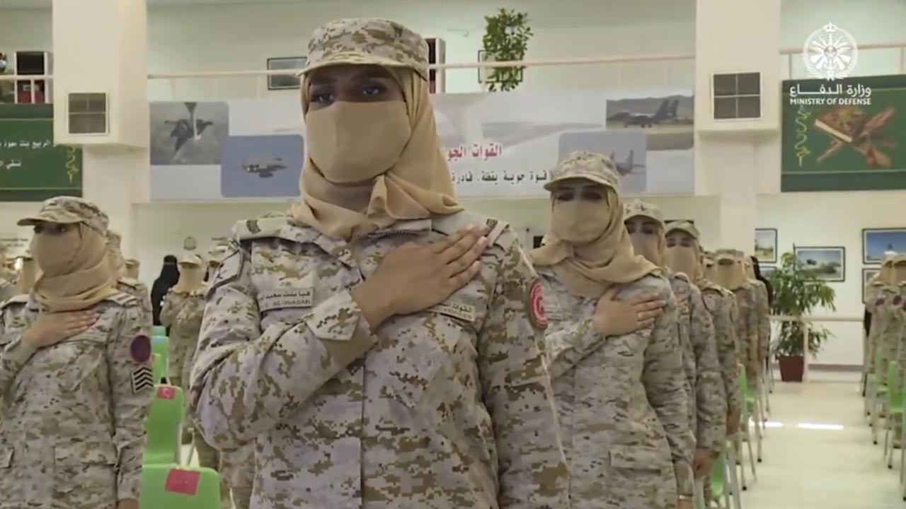 مجندات في جيش السعودية