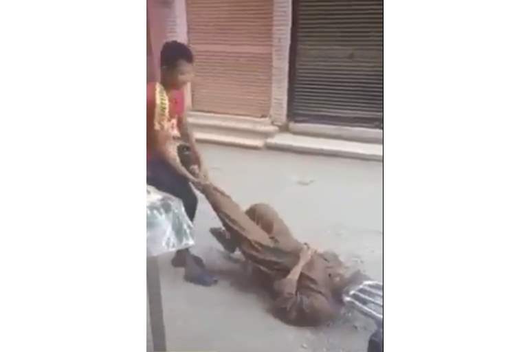 سحل عجوز في مصر