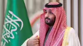 رسام باكستاني يرسم صورة الأمير محمد بن سلمان على شاحنته يتصدر تويتر و السفارة السعودية تعلق