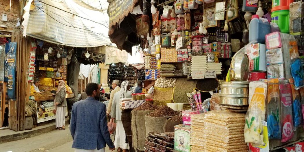 ما القصة؟..تعميم هام وتوجيهات صارمة تستهدف 30 مليون مواطن يمني.. وهذا ما سيحدث ابتداء من هذا الموعد 