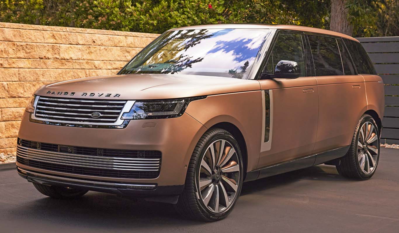 الأكثر فخامة سيارة رنج روفر SV 2023 الجديدة الفارهة بميزات وتقنيات عصرية تغزوا الاسواق السعودية..سعرها في المملكة