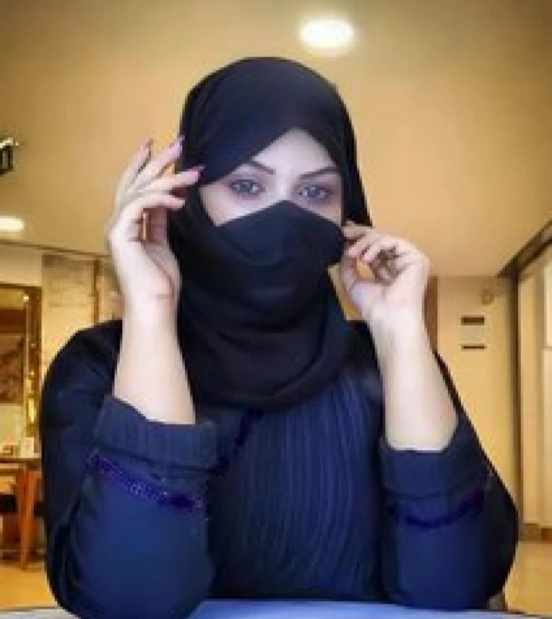 بكل جرأة وبدون خجل سعودية تكشف سر معيب في زوجها جعلها ترفض النوم معه !