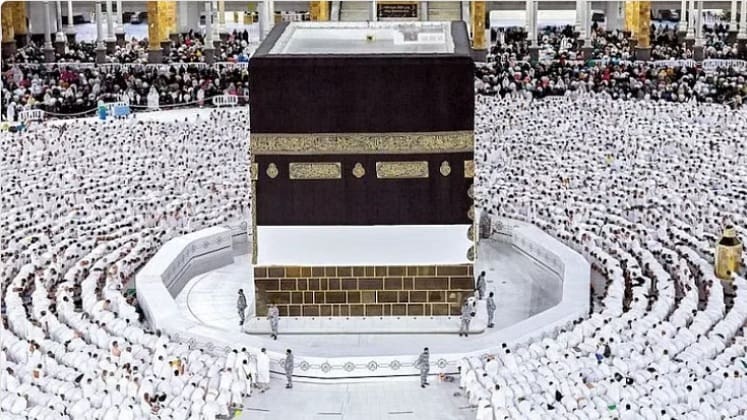 لأول مرة السعودية تمنح المعتمرين فرصة لا تعوض لزيارة المدن السياحية والمتنزهات مجانا والبقاء في المملكة حتى هذه المدة