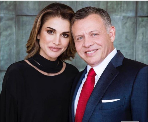  كان شكلهما لا مثيل له في الأرض .. صورة نادرة من زفاف أسطوري للملكة رانيا وزوجها الملك الأردني عبد الله الثاني قبل 29 عاماً