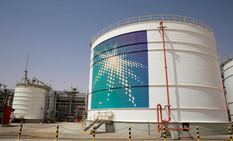 شركة ”أرامكو” السعودية تعتزم رفع أسعار النفط الشهر القادم