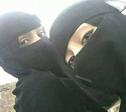 فتاتين