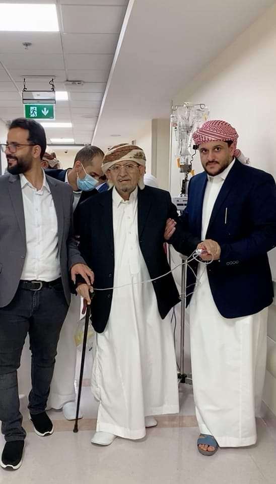 مصادر تكشف عن سبب وفاة وفاة الشيخ صادق الأحمر في الأردن 