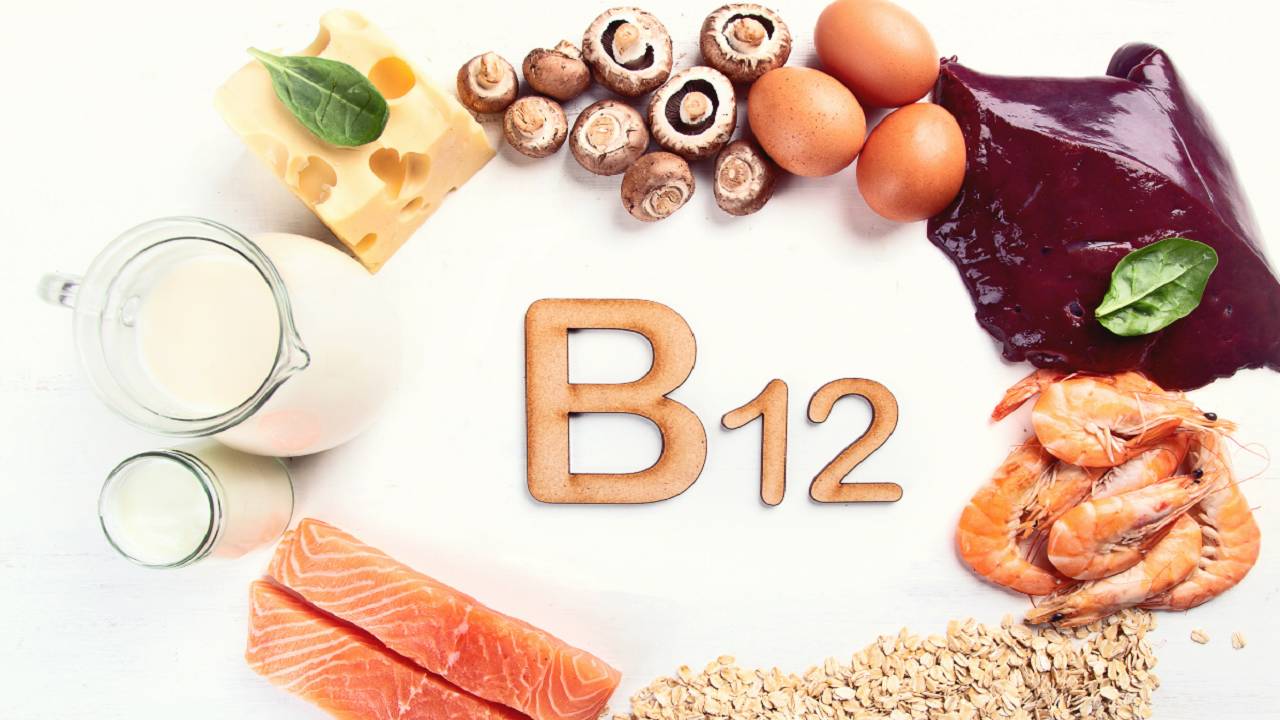  هذه العلامات الأربع اذا ظهرت عليك تدل على وجود انخفاض شديد فى فيتامين B12 الضروري لجسمك