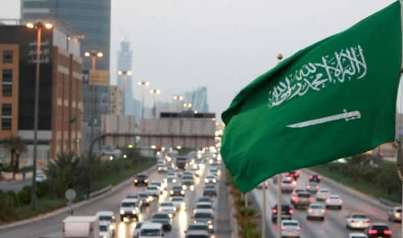 السعودية تزف خبر سار وتعلن تحملها لكافة رسوم الاقامة ورخص العمل والمقابل المالي للمرافقين