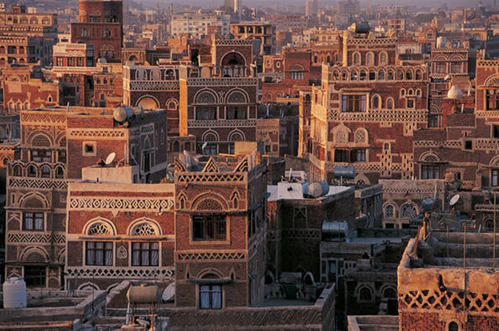  الكشف عن وجود تجار خليجيين في صنعاء (صورة)