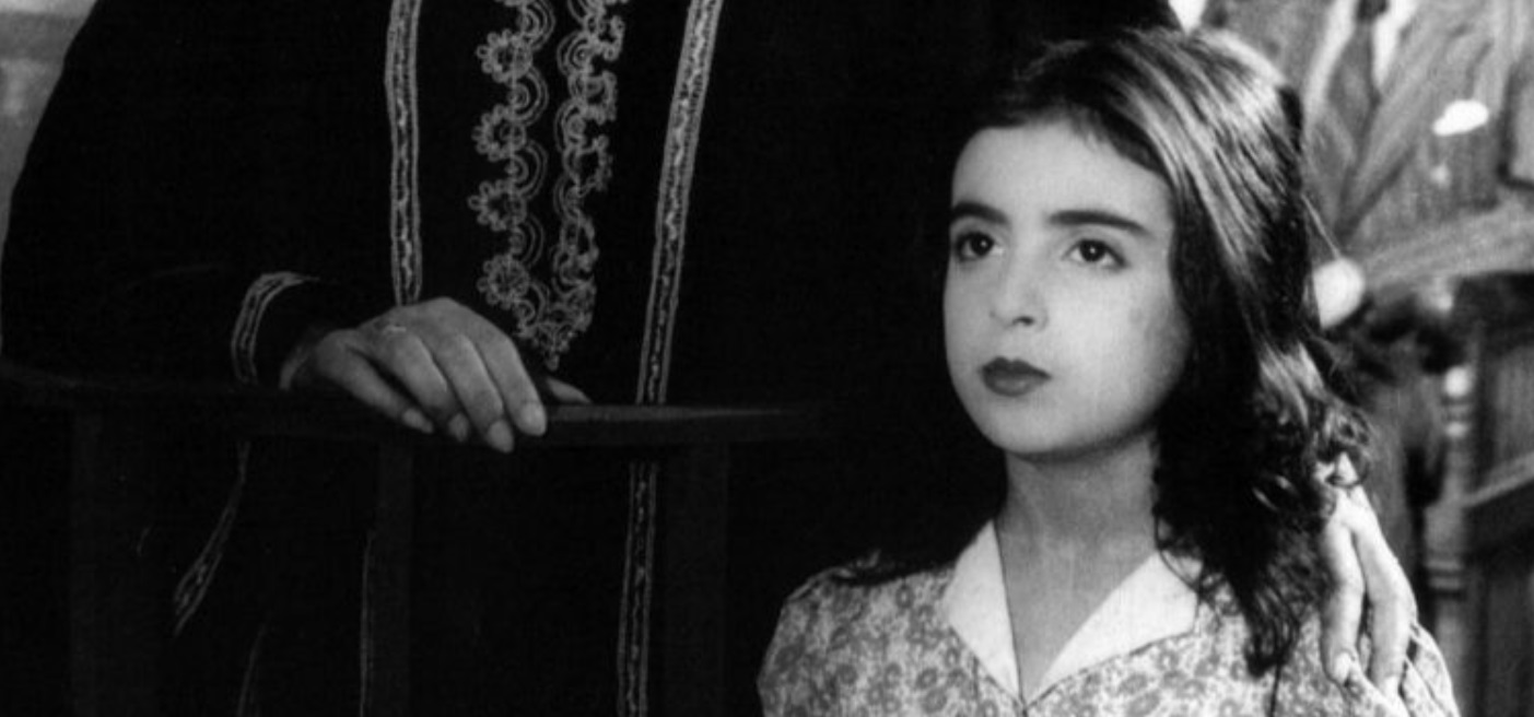 ستعرفها من عيونها الساحرة.. هذه الطفلة أصبحت أشهر فنانة وأجمل صوت في الوطن العربي .. لن تصدق من تكون | شاهد الصور