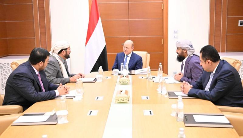 الرئاسي اليمني يعلن عن إجراء عاجل لإنهاء التشوهات النقدية في أسعار الصرف 