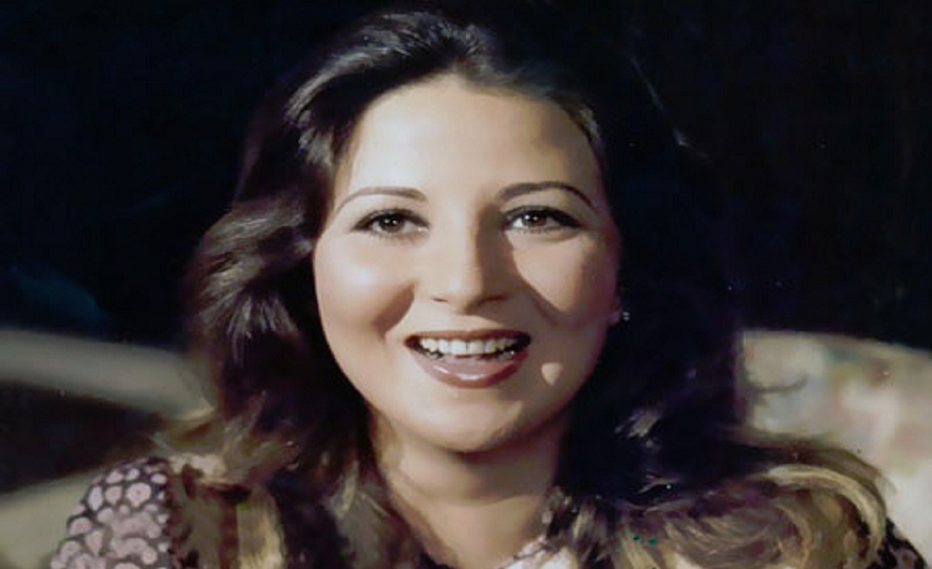 الفنانة نورا