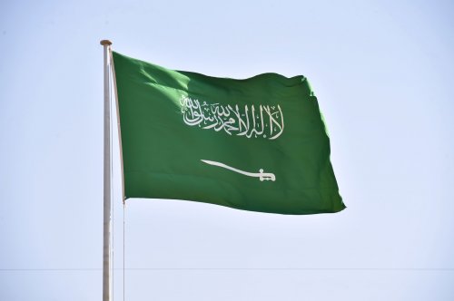 السلطات السعودية تعلن بدأ الاستغناء عن هذه الفئة العاملين في هذه المهن خلال اسابيع وهذا هو مصيرهم .. (تفاصيل)