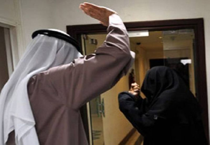 سعودي يضرب زوجته بقسوة فانتقمت منه بطريقة مرعبة وجعلته يبكي مثل الأطفال ..شاهد ماذا فعلت!