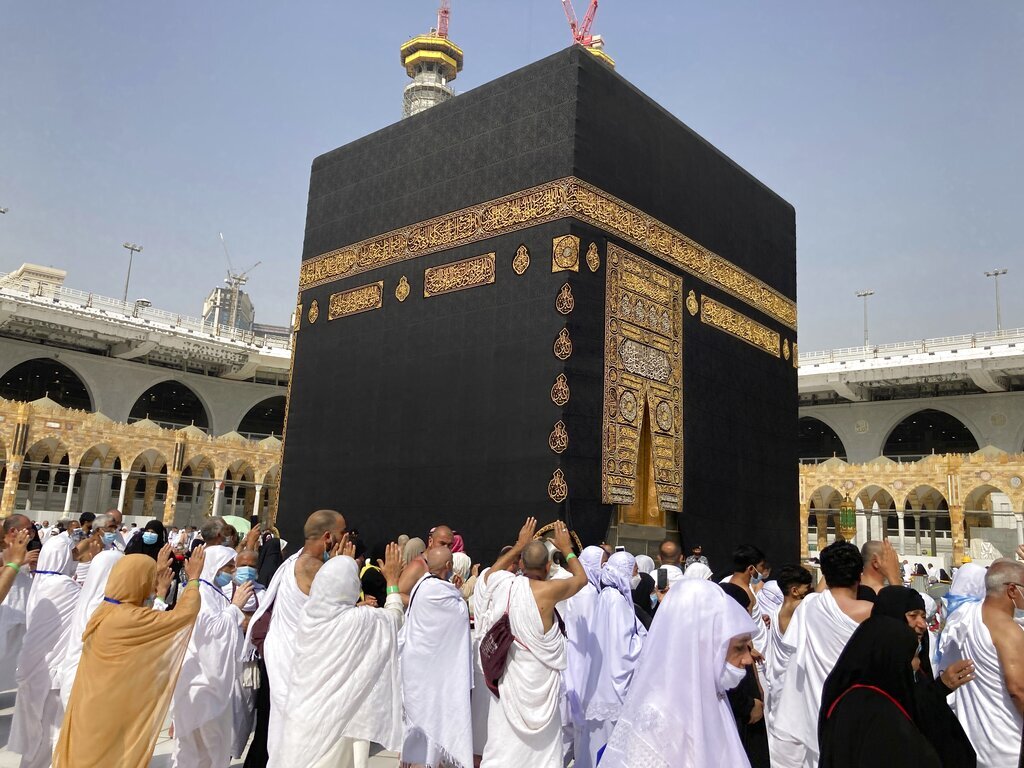 قرارات جديدة لجميع المعتمرين .. السجن 6 أشهر وغرامة 50 ألف والترحيل من السعودية في هذه الحالات