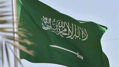 في السعودية .. صدور قرارات مفاجئة بشأن نظام العمل لكل المقيمين في المملكة