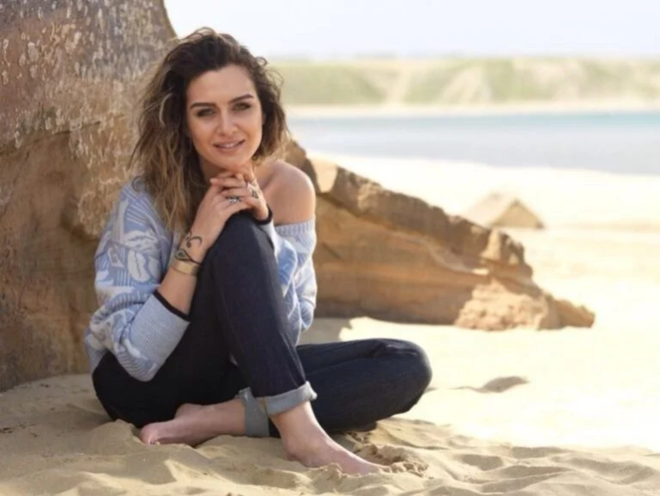شاهد ممثلة شهيرة تثير غضب السعوديين بتغريدة مسيئة للمملكة.. من تكون؟