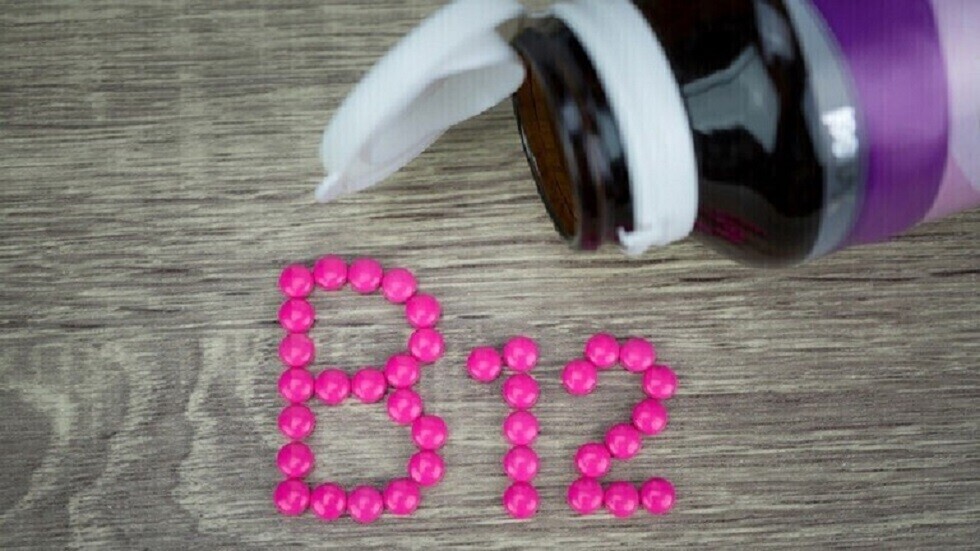 علامات على جسدك تدل على نقص فيتامين B12.. احذرها فوراً.