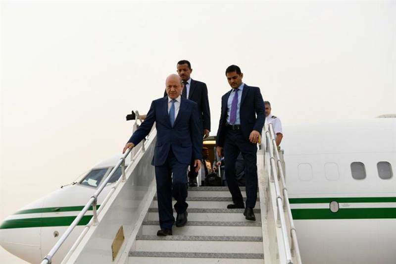اليمن : الرئيس العليمي يغادر عدن قريبًا وقيادي في الحكومة يكشف عن وجهته القادمة