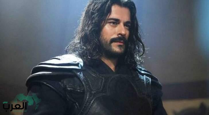 عاري وحبيبته كما خلقهما الله .. فضيحة مدمرة لبطل مسلسل « المؤسس عثمان »  في ليلة حمراء على السرير .. شاهد الصورة