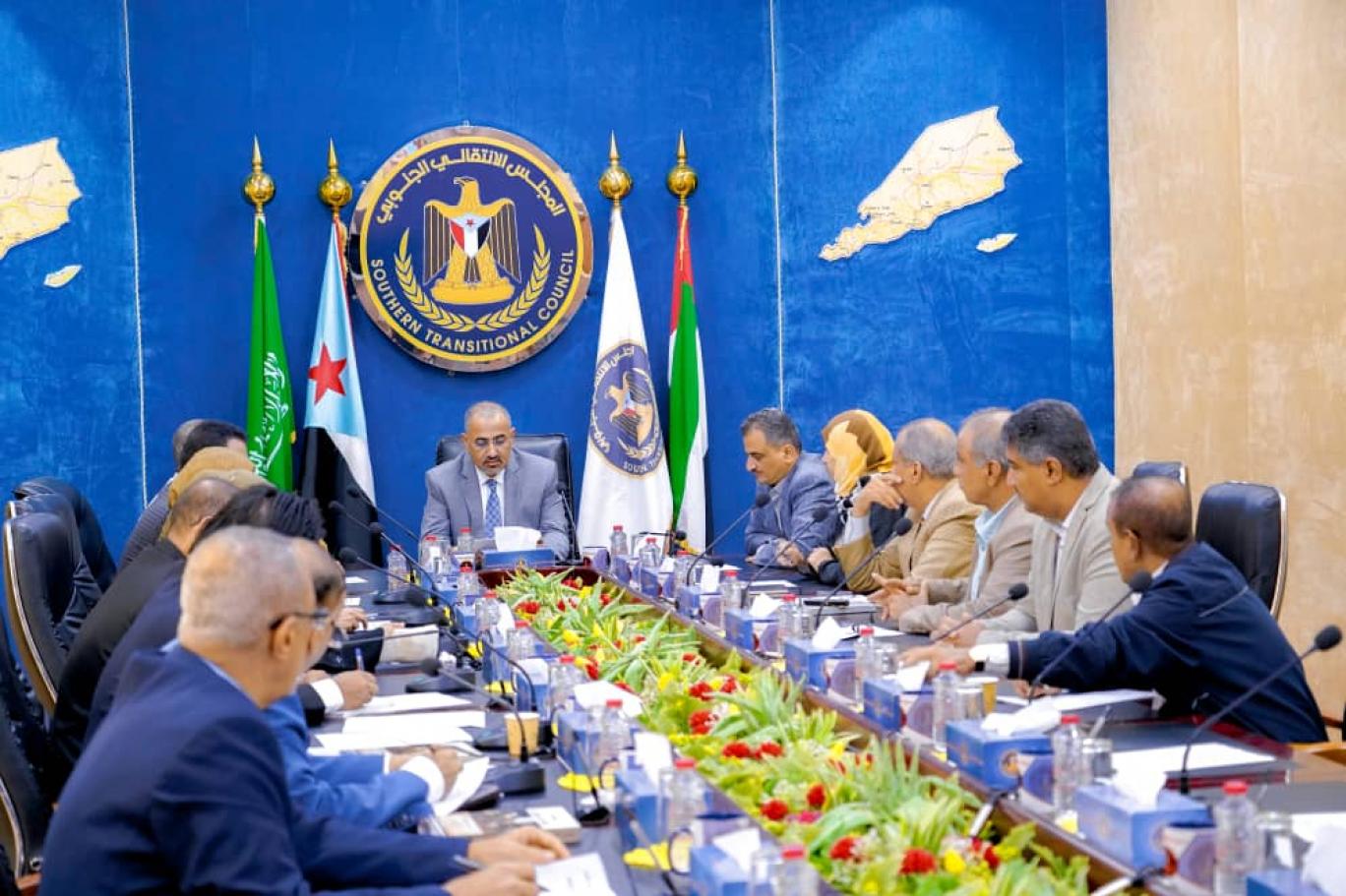 أمر خطير يحدث في اليمن  .. الانتقالي يبدأ وضع علامات عنصرية تميز الجنوبيين من أصول شمالية