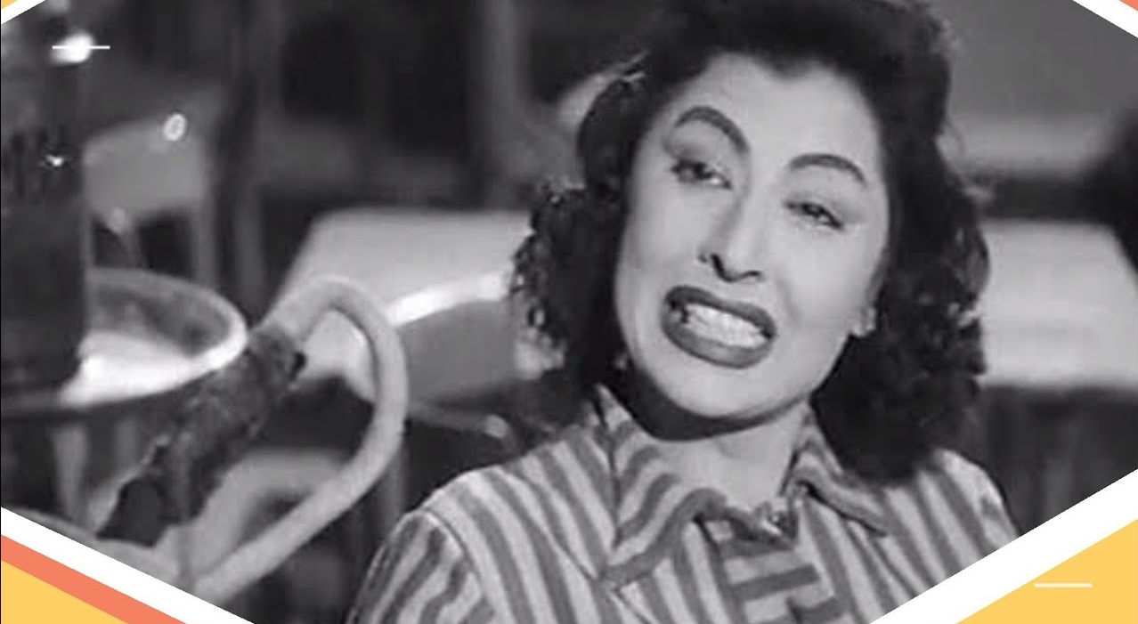 أجمل وأشهر فنانة في مصر وأيقونة الرقص الشرقي .. تزوجت من ممثل شهير وعنق زجاجة أنهى حياتها تماماً.. فمن تكون؟ 