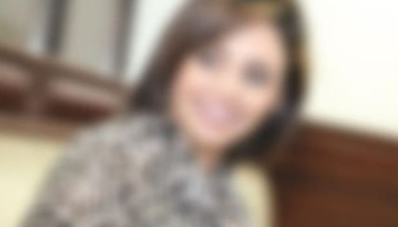 أشهر فنانة يحبها الجميع اقامت علاقة مع زوج والدتها وفقدت عذريتها على يد شقيقها في سن المراهقة.. لن تصدقوا من تكون؟!  ..  صورة